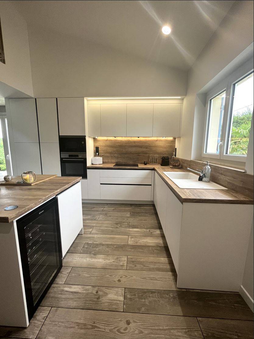Rénover votre intérieur avec une cuisine équipée Arredo3 à Latresne en profitant d'un suivi de chantier complet par un cuisiniste indépendant qualifié.