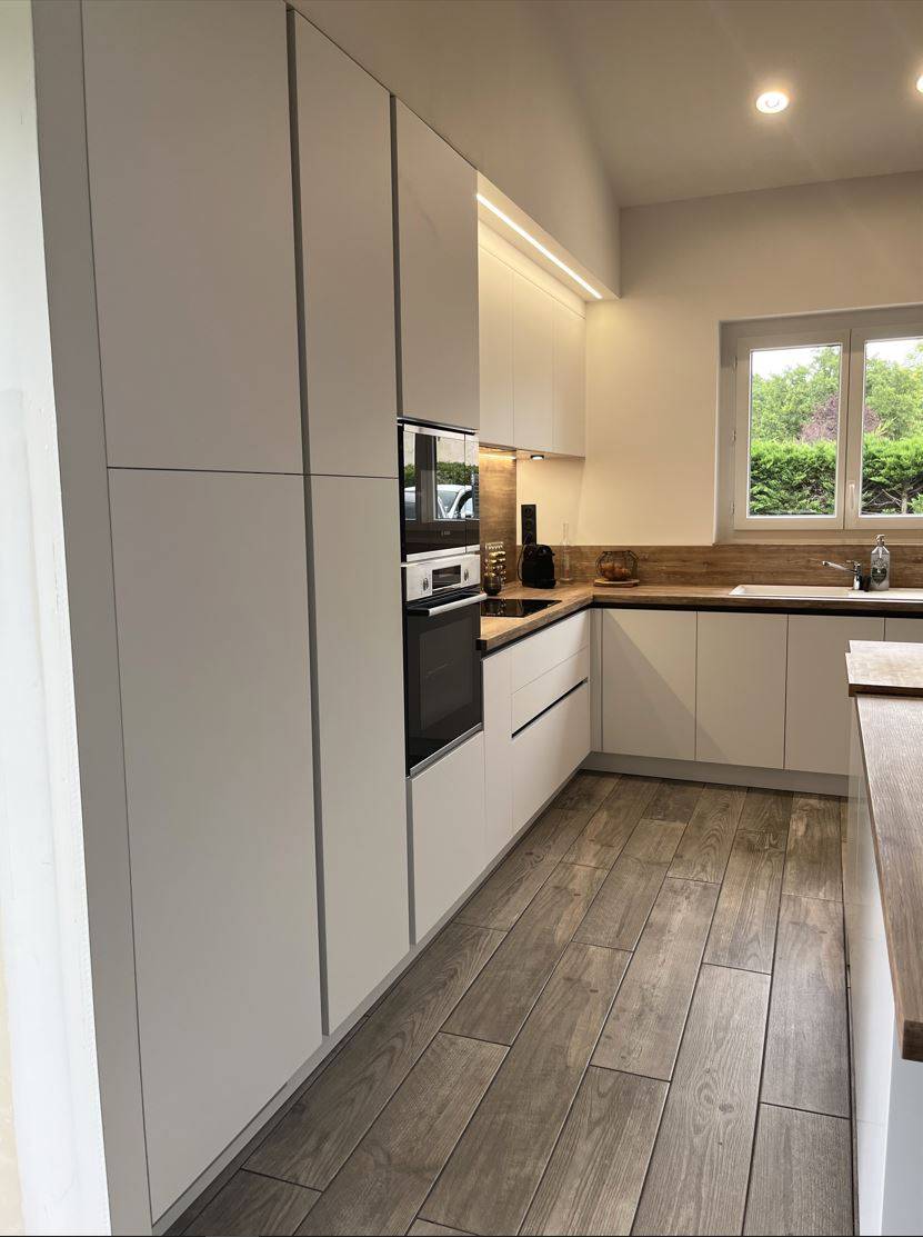 Réalisation d'une cuisine dans une extension à CREON, proche de Sadirac