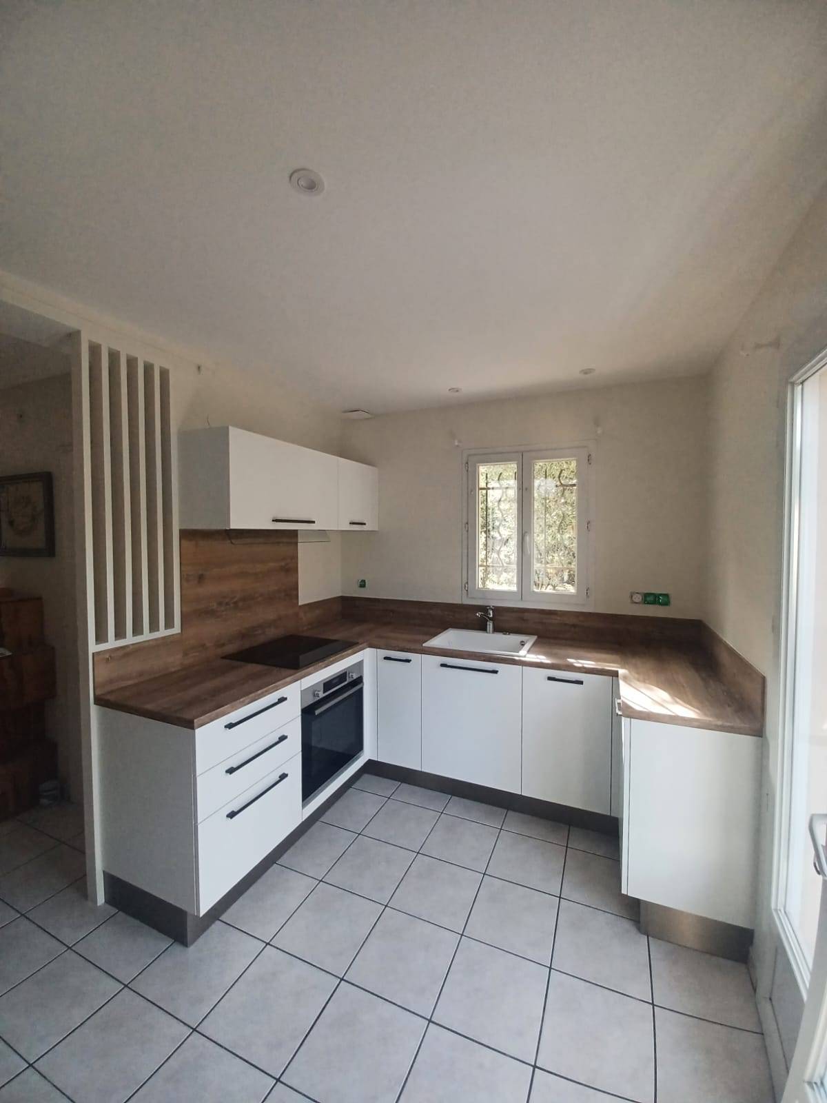Jolie cuisine d’appartement rénovée sur Bruges près du Bouscat