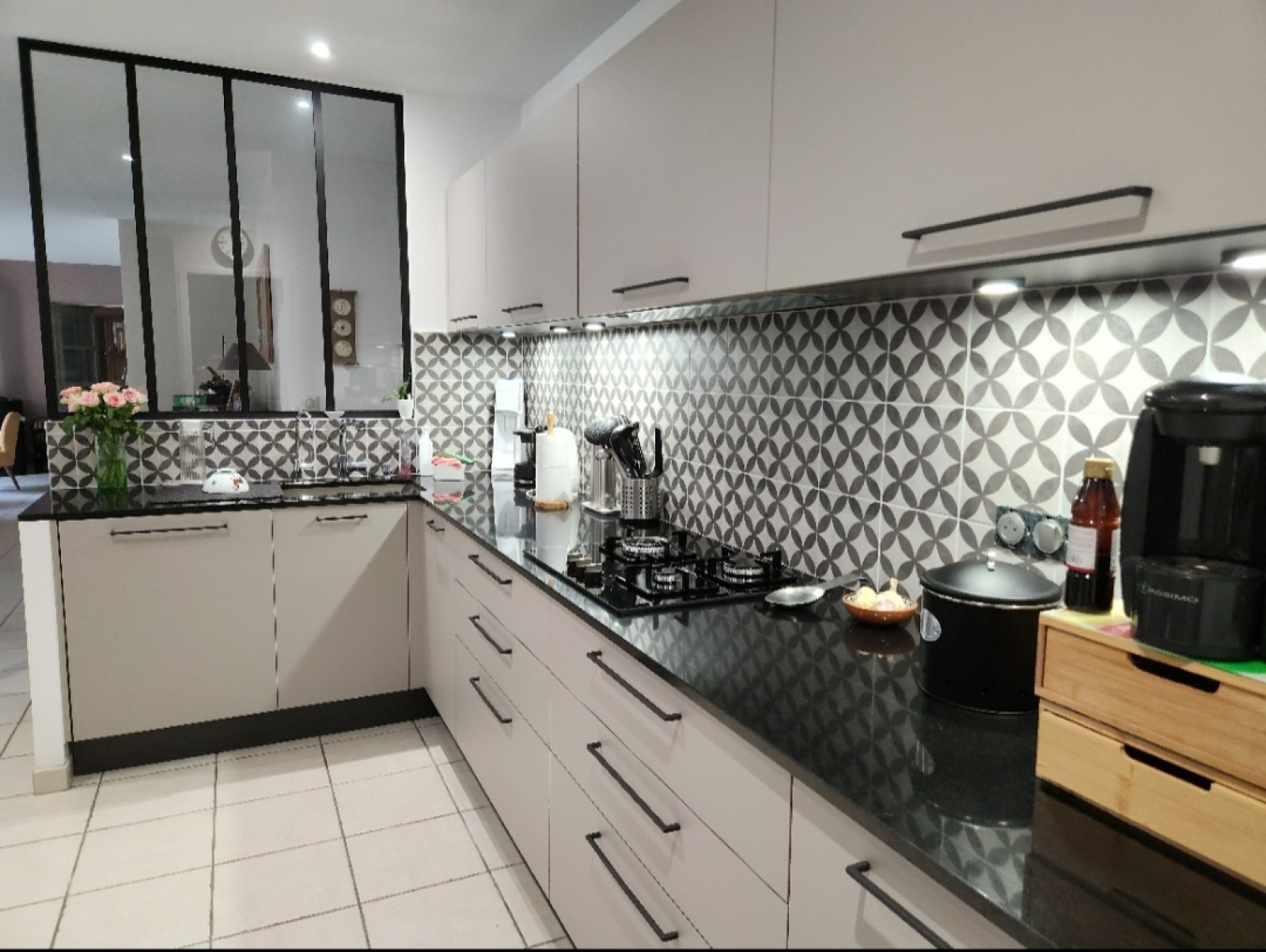 Rénovation et installation d'une nouvelle cuisine style industriel à SADIRAC dans l' Entre Deux Mers