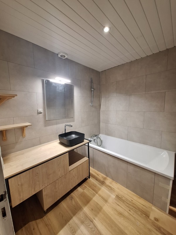 Renovation d'une salle de bains esprit Zen