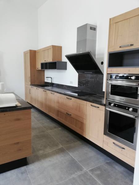 Entreprise d'agencement intérieur pour projet clé en main incluant plomberie, électricité et pose de sol vers Saint-Caprais-de-Bordeaux et l'Entre-deux-Mers.