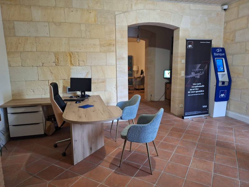Agencement d’une agence d’assurance AXA à Libourne : Un écrin professionnel signé BCL Création